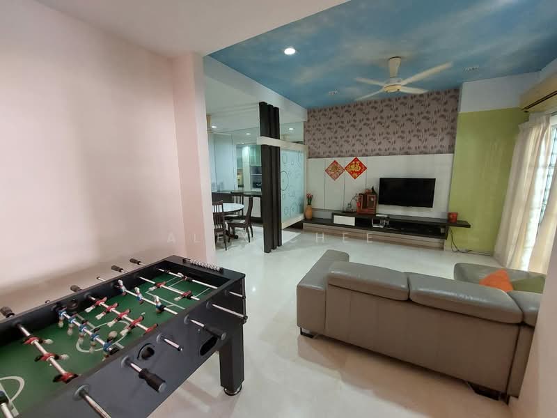 Untuk Disewa - 3 Storey Terrace House @ Persiaran Bukit Jambul, Bukit Jambul