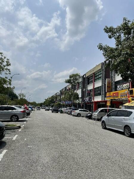 For Sale - Seksyen 32 Shah Alam 3 storey shop,berjaya park for sale