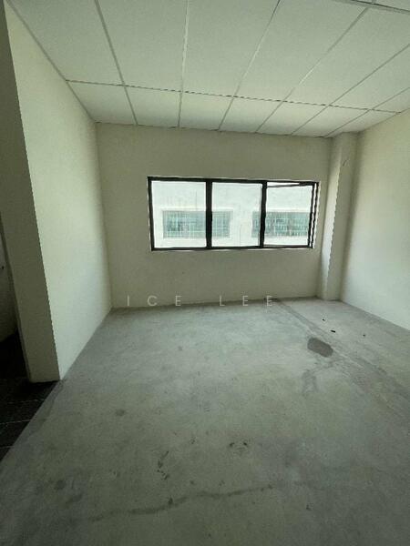 For Sale - Seksyen 32 Shah Alam 3 storey shop,berjaya park for sale
