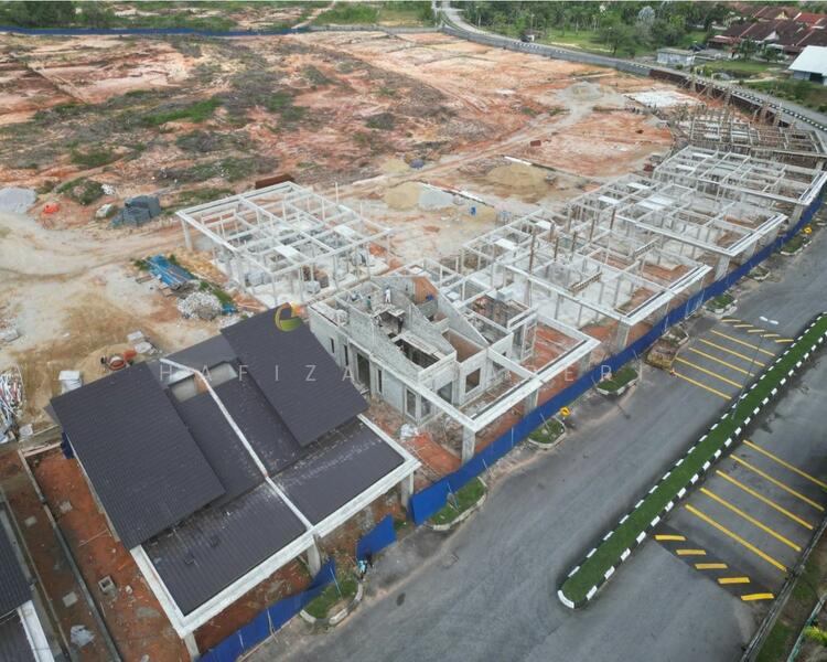 For Sale - Semi-Detached House at Bandar Indera Mahkota