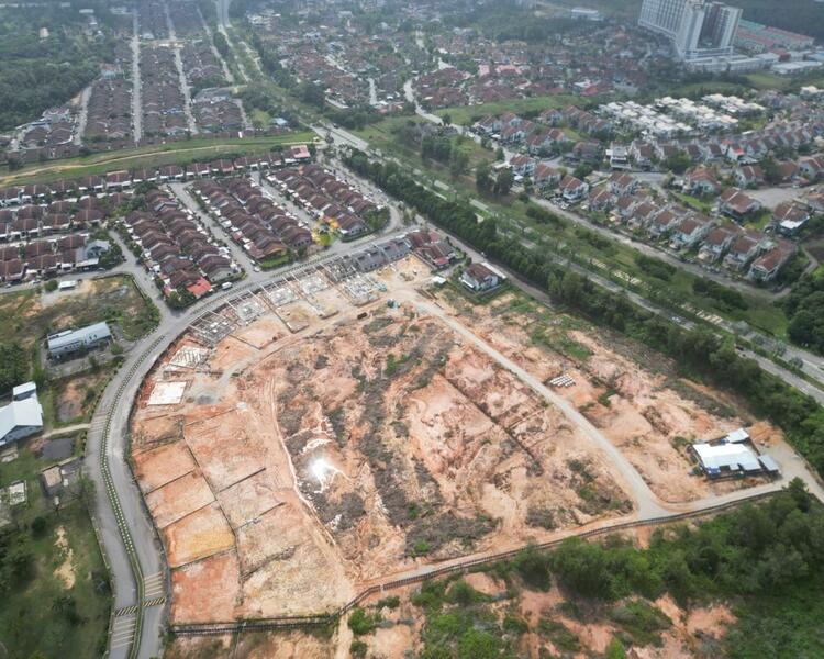 For Sale - Semi-Detached House at Bandar Indera Mahkota