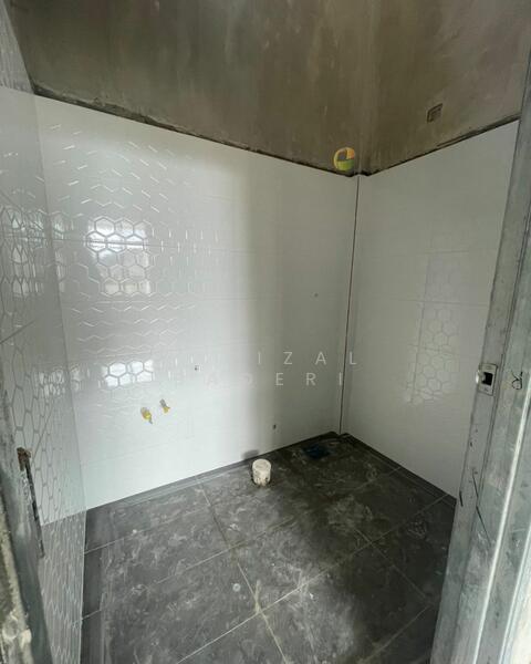 For Sale - Semi-Detached House at Bandar Indera Mahkota