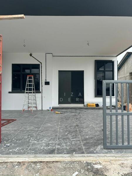 For Sale - Semi-Detached House at Bandar Indera Mahkota