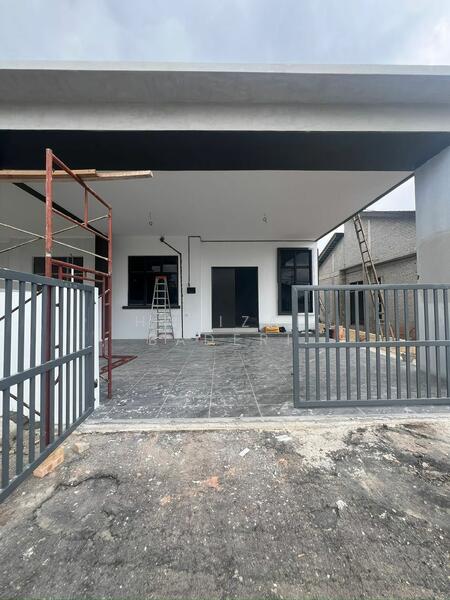 For Sale - Semi-Detached House at Bandar Indera Mahkota