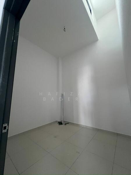 For Sale - Semi-Detached House at Bandar Indera Mahkota