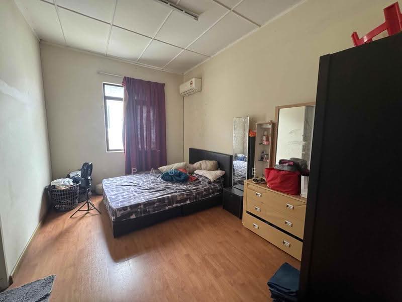 Rumah Berkembar untuk Dijual di Taman Mutiara Indah (Puchong) - Paul Lee - Bedroom - PropertyGuru.com.my