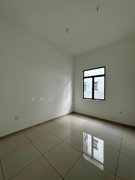 For Sale - Lagenda Putra