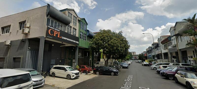 For Rent - Kepong Sri Edaran Industrial Park / Corner Factory / Metro Perdana