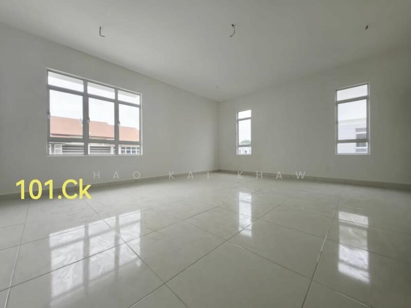 For Sale - Semi-Detached House at Glenmarie Cove