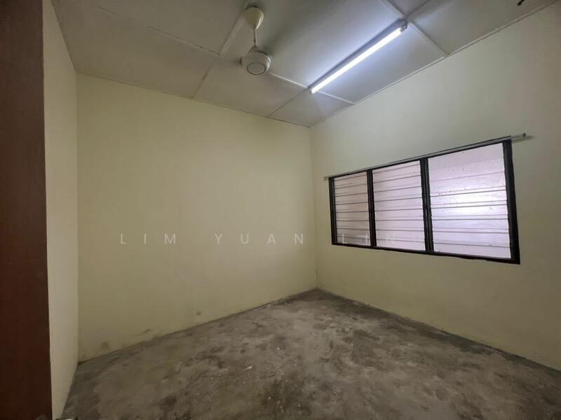 For Rent - 1-storey Terraced House at Taman Salak Selatan