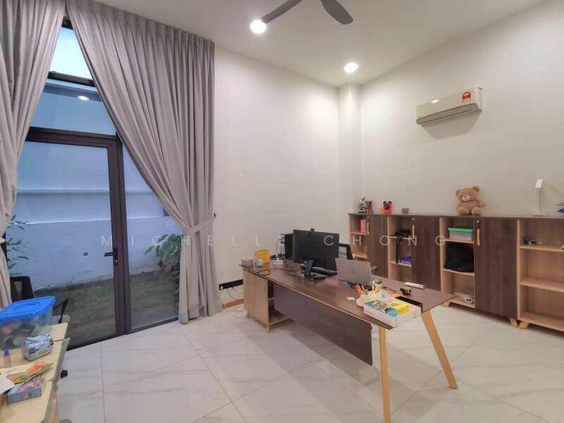 For Sale - Bungalow at Kayangan Heights