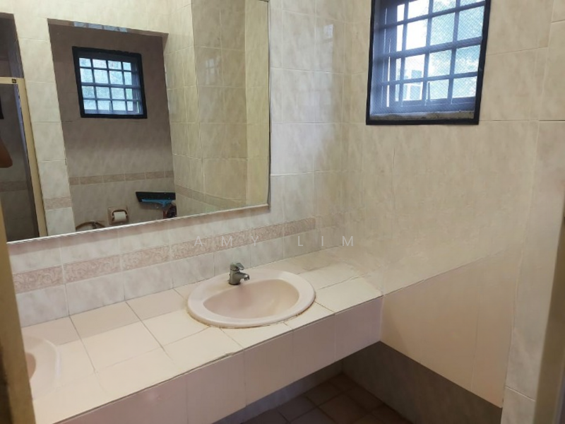 2-storey Terrace House at U8, Taman Bukit Jelutong untuk Untuk Dijual - RM 1,350,000, Mac 2026 - PropertyGuru.com.my