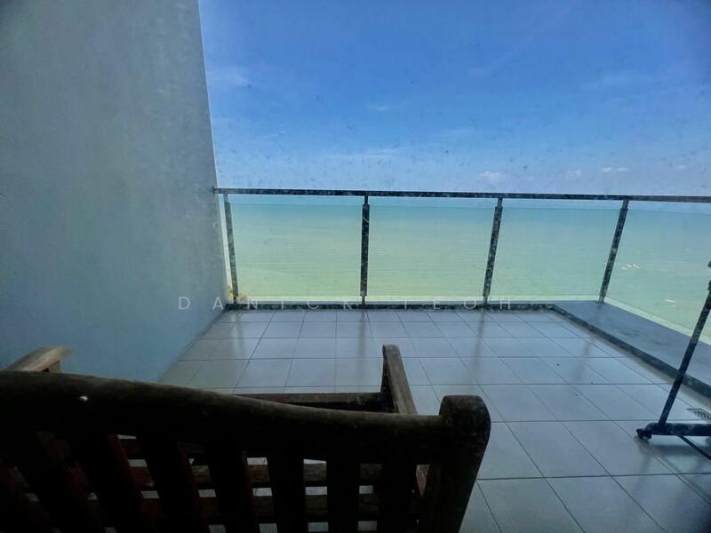 For Sale - 10 Island Resort