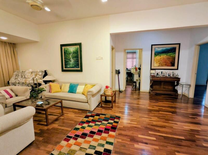 Untuk Dijual - Semi-Detached House at Kemuning Utama Permai