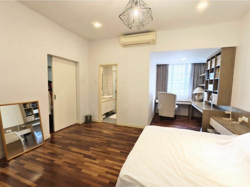 Untuk Dijual - Semi-Detached House at Kemuning Utama Permai