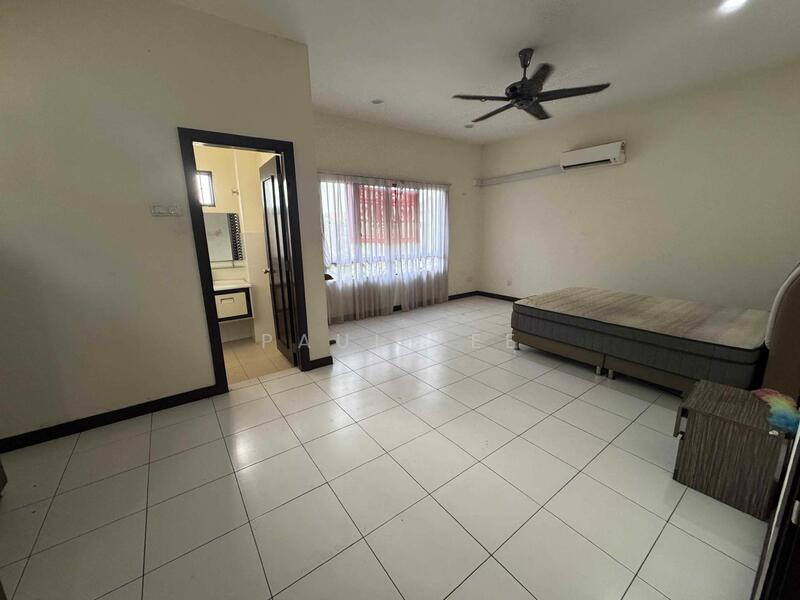 For Sale - Semi-Detached House at Glenmarie Cove