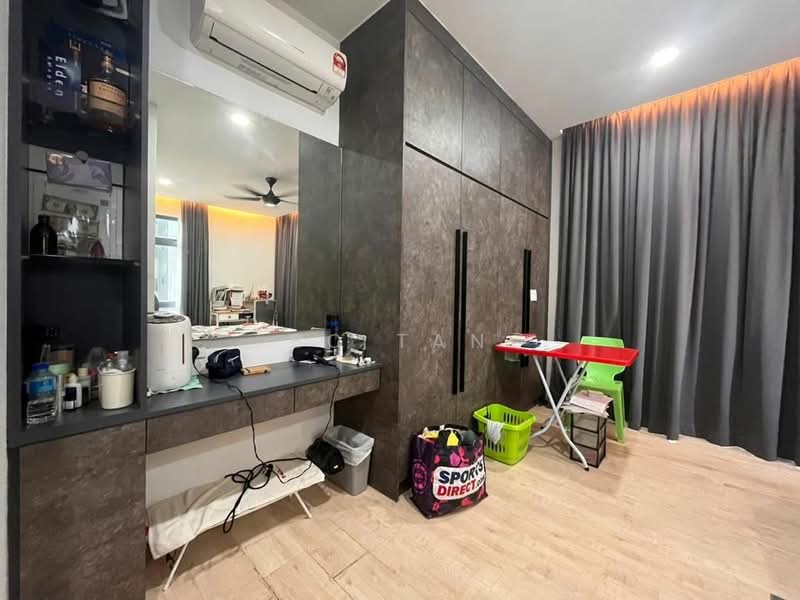 Condominium for Rent at The Henge - BC TAN - PropertyGuru.com.my