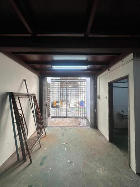 For Rent - 1.5sty Factory 24x80 Bukit Serdang Seri Kembangan