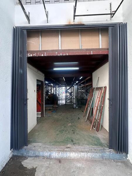 For Rent - 1.5sty Factory 24x80 Bukit Serdang Seri Kembangan