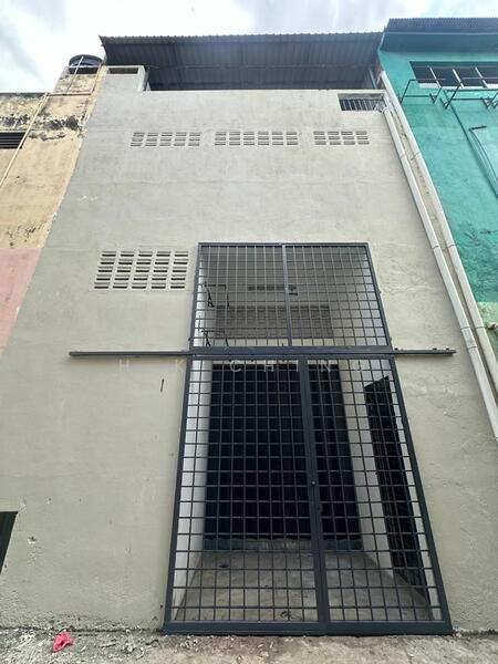 For Rent - 1.5sty Factory 24x80 Bukit Serdang Seri Kembangan