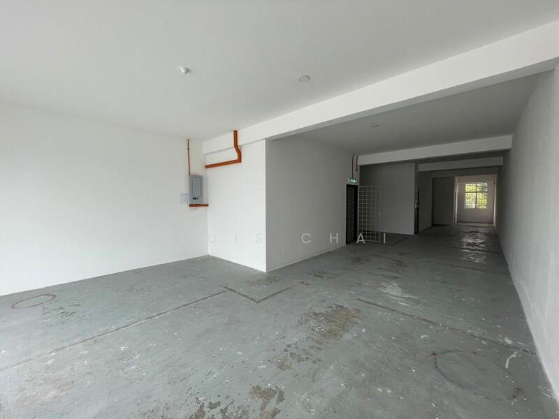 For Rent - Kelana Jaya @ PJ ( 4 Storey Shop + Private Lift + Nice Spot )