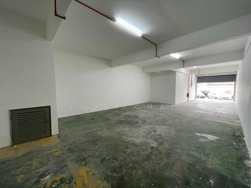 For Rent - Kelana Jaya @ PJ ( 4 Storey Shop + Private Lift + Nice Spot )