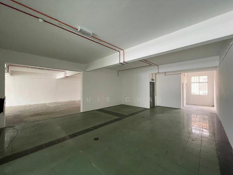 For Rent - Kelana Jaya @ PJ ( 4 Storey Shop + Private Lift + Nice Spot )