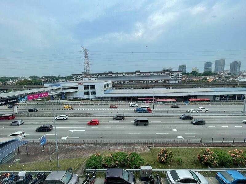 For Rent - Kelana Jaya @ PJ ( 4 Storey Shop + Private Lift + Nice Spot )