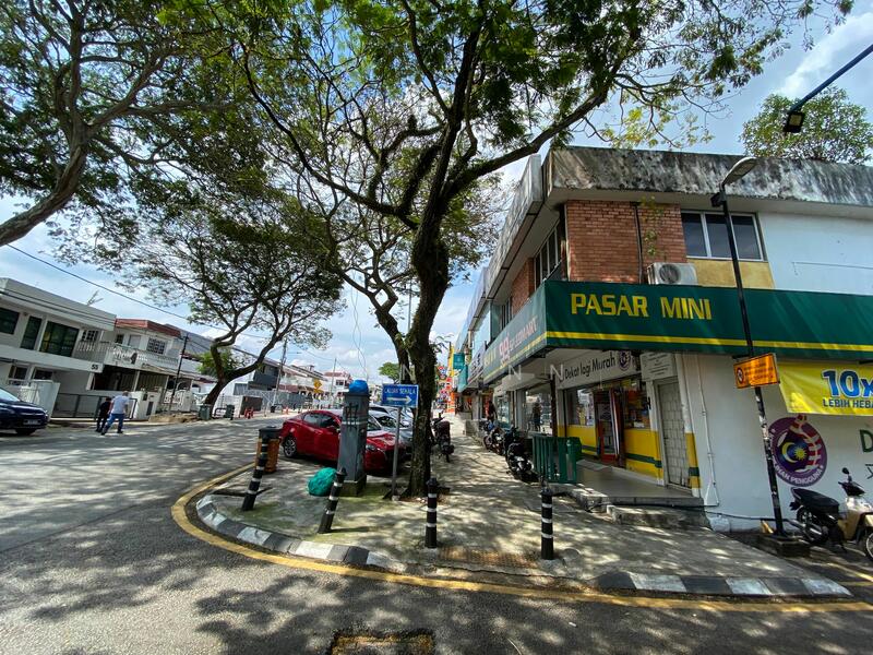 For Sale - Jalan Telawi, Rare Prime 3-Storey Corner