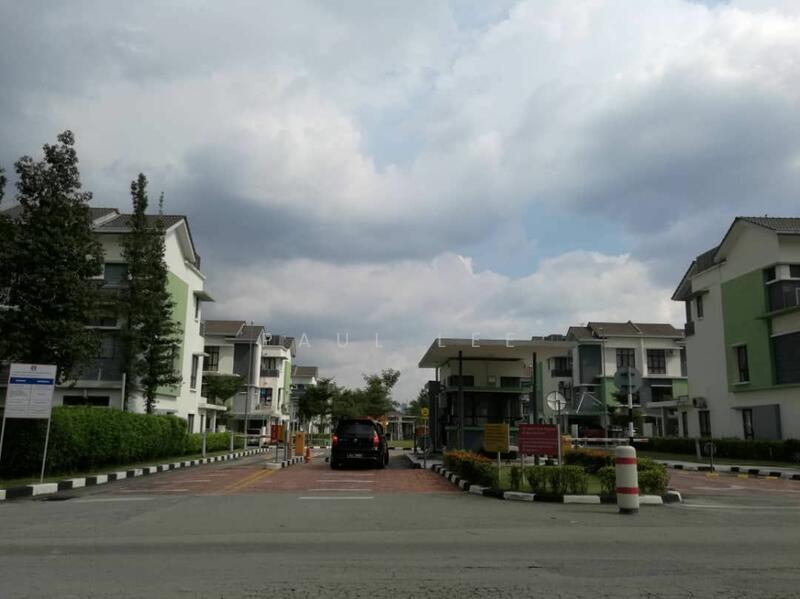 Untuk Disewa - Townhouse at Bandar Bukit Puchong 2
