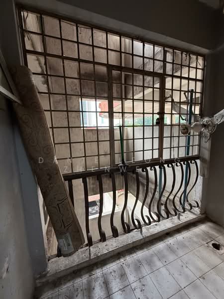 Pangsapuri untuk Dijual di Pangsapuri Sri Bandar - Dante Leong Zhenwen - Balcony - PropertyGuru.com.my