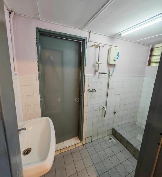 2-storey Terrace House at Taman Overseas Union (Taman Oug) untuk Untuk Disewa - RM 2,000 /bulan, Feb 2026 - PropertyGuru.com.my