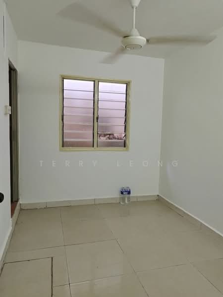 For Sale - Semi-Detached House at Seksyen 8