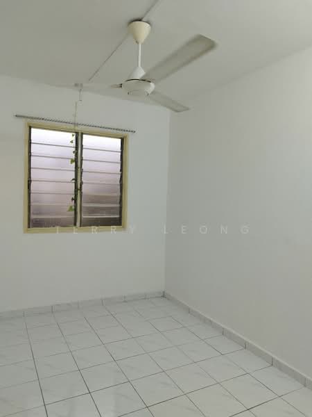 For Sale - Semi-Detached House at Seksyen 8