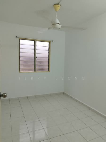 For Sale - Semi-Detached House at Seksyen 8