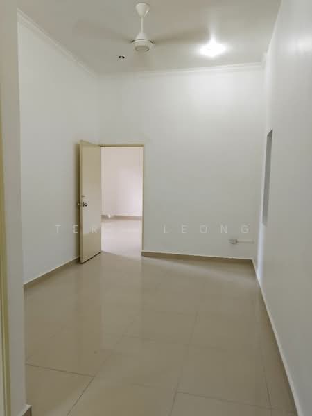 For Sale - Semi-Detached House at Seksyen 8