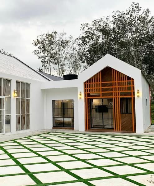 26 Acres Freehold Rubber Trees Land with 2 Resorts, Alor Gajah Lendu untuk Untuk Dijual - RM 22,000,000, Feb 2026 - PropertyGuru.com.my