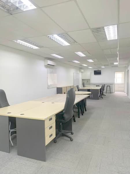 For Sale - 4.5% 3 storey Siera Park