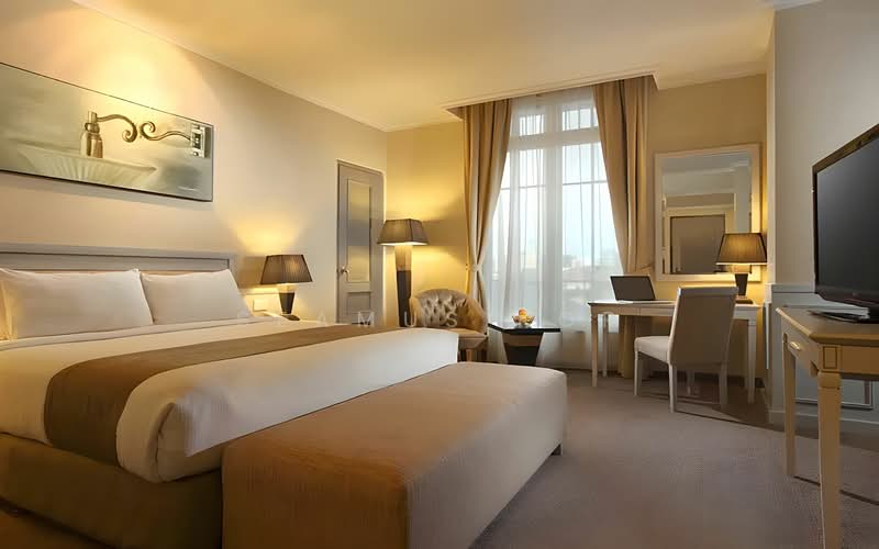 For Sale - ⭐5 Star Beach Side ⭐ FREEHOLD ⭐ 176 rooms ⭐ RM594 psf