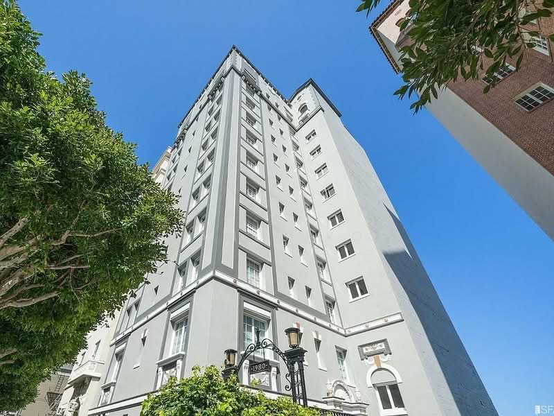 For Sale - ⭐ 14sty Detached ⭐ Freehold ⭐ 157 Rooms @ RM513k / Room ⭐ Bukit Bintang ⭐