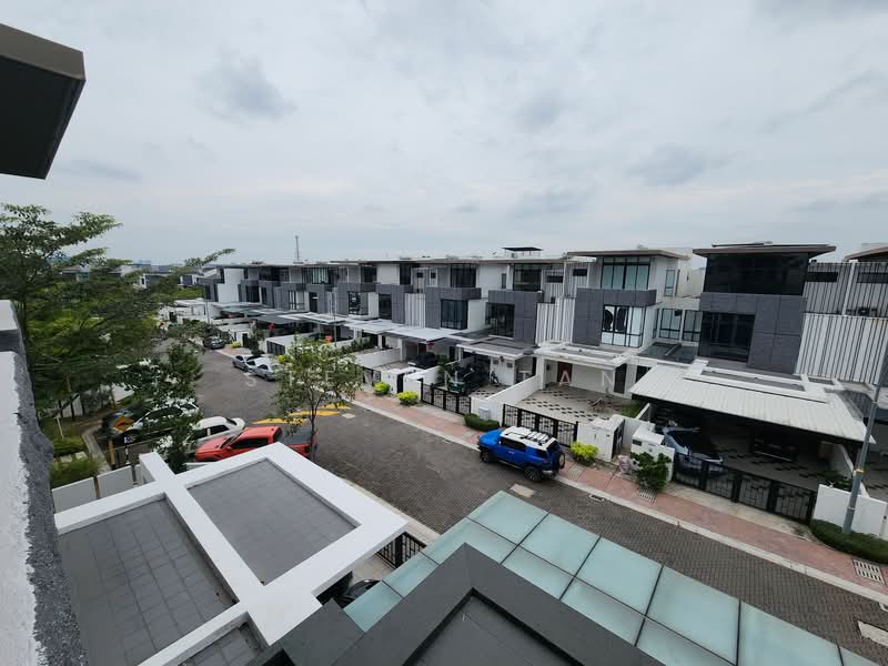 3-storey Terraced House for Sale in 16 Sierra (Puchong) - Steven Tan - PropertyGuru.com.my