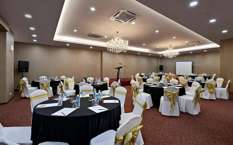 For Sale - ⭐ 25sty Freehold ⭐ 341 Rooms ⭐ 13 Event Spaces ⭐ Collected RM470k / Month ⭐