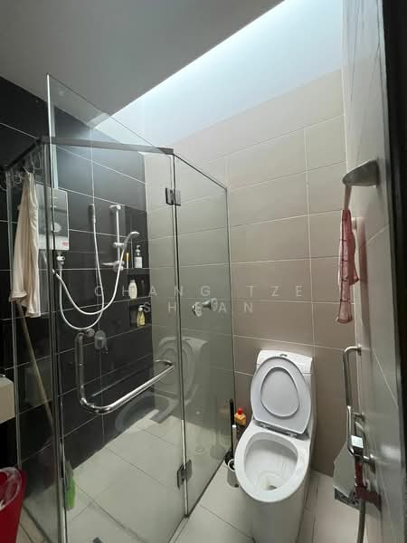 For Sale - 3-storey Terraced House at Seksyen 11