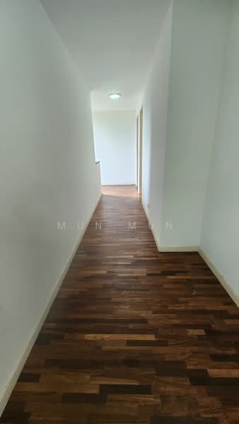 For Rent - 3-storey Terraced House at Lake Fields