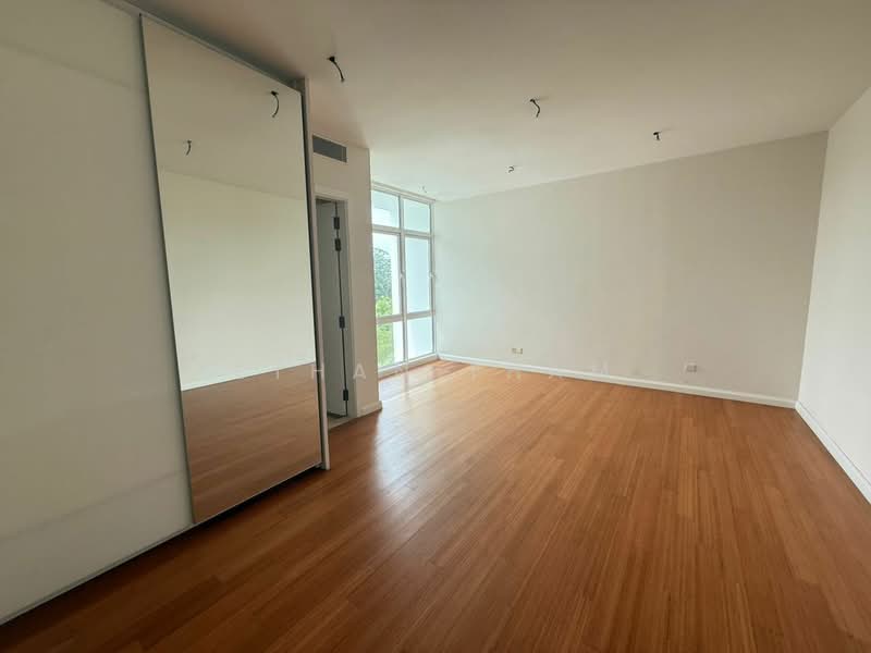 For Sale - Kenny Hills Residence