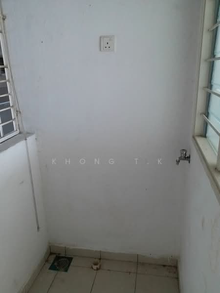 For Rent - Kemuning Aman