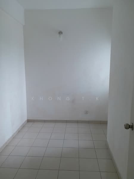 For Rent - Kemuning Aman
