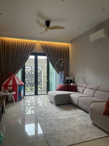 For Sale - Terraced House at Templer Park