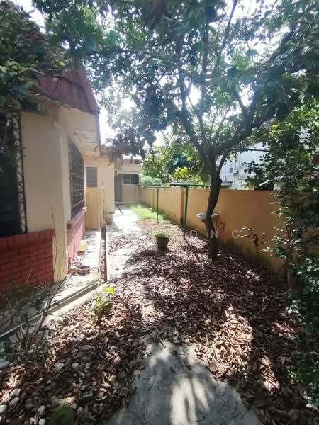 Untuk Dijual - Semi-Detached House at SS14