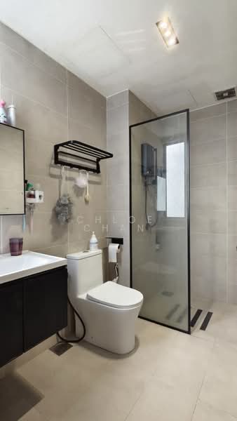 Kediaman Servis untuk Dijual di You Residences @ You City - Chloe Chan - Bathroom - PropertyGuru.com.my